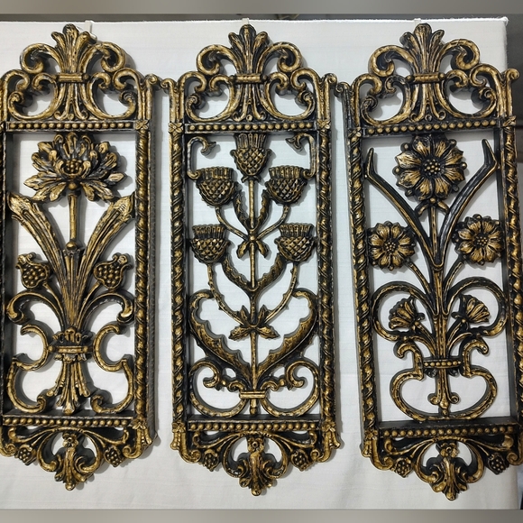 Dart 1975 floral wall plaques - Picture 5 of 14